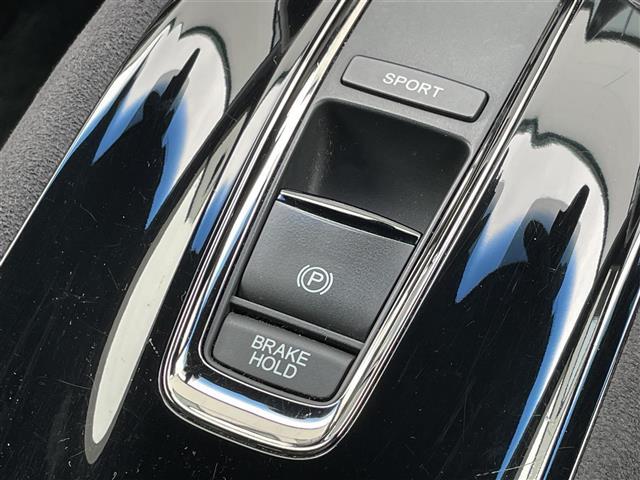 ヴェゼル ハイブリッド　禁煙車　純正８インチナビ　バックカメラ　追従型クルコン　ＬＥＤヘッドライト　ハーフレザーシート　前席シートヒーター　純正１８インチアルミ　アイドリングストップ　オートブレーキホールド　電子パーキング（18枚目）