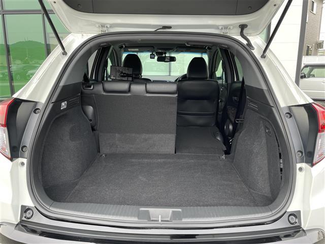 ヴェゼル ハイブリッド　禁煙車　純正８インチナビ　バックカメラ　追従型クルコン　ＬＥＤヘッドライト　ハーフレザーシート　前席シートヒーター　純正１８インチアルミ　アイドリングストップ　オートブレーキホールド　電子パーキング（40枚目）