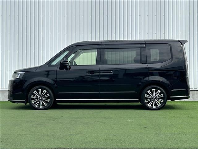 ステップワゴン ｅ：ＨＥＶスパーダ　プレミアムライン　禁煙車　純正ナビ　後席モニター　ホンダセンシング　全方位カメラ　ＢＳＭ　ＬＥＤライト　ハーフレザーシート　シートヒーター　両側パワスラ　電動リアゲート　電子パーキング　オートブレーキホールド　ＥＴＣ（8枚目）