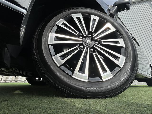 ステップワゴン ｅ：ＨＥＶスパーダ　プレミアムライン　禁煙車　純正ナビ　後席モニター　ホンダセンシング　全方位カメラ　ＢＳＭ　ＬＥＤライト　ハーフレザーシート　シートヒーター　両側パワスラ　電動リアゲート　電子パーキング　オートブレーキホールド　ＥＴＣ（13枚目）