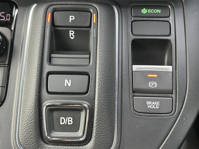 ステップワゴン ｅ：ＨＥＶスパーダ　プレミアムライン　禁煙車　純正ナビ　後席モニター　ホンダセンシング　全方位カメラ　ＢＳＭ　ＬＥＤライト　ハーフレザーシート　シートヒーター　両側パワスラ　電動リアゲート　電子パーキング　オートブレーキホールド　ＥＴＣ（24枚目）