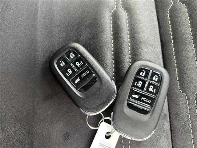 ステップワゴン ｅ：ＨＥＶスパーダ　プレミアムライン　禁煙車　純正ナビ　後席モニター　ホンダセンシング　全方位カメラ　ＢＳＭ　ＬＥＤライト　ハーフレザーシート　シートヒーター　両側パワスラ　電動リアゲート　電子パーキング　オートブレーキホールド　ＥＴＣ（41枚目）