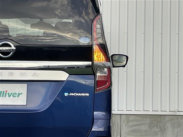 セレナ e-パワー オーテック セーフティパッケージ 禁煙車 エマージェンシーブレーキ 純正ナビ10インチナビ フルセグTV プロパイロット アラウンドビューモニター ブラインド 両側パワスラ ハンズフリーオートスライドドア ドラレコ ETC Pスタート(8枚目)