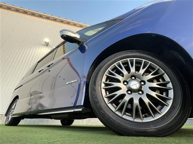 セレナ e-パワー オーテック セーフティパッケージ 禁煙車 エマージェンシーブレーキ 純正ナビ10インチナビ フルセグTV プロパイロット アラウンドビューモニター ブラインド 両側パワスラ ハンズフリーオートスライドドア ドラレコ ETC Pスタート(11枚目)