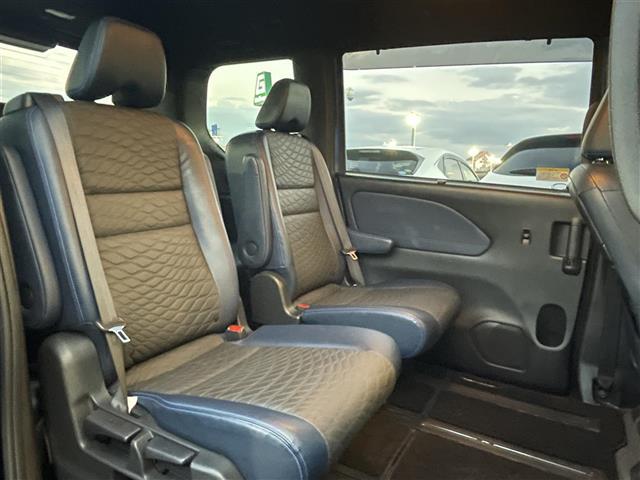 セレナ e-パワー オーテック セーフティパッケージ 禁煙車 エマージェンシーブレーキ 純正ナビ10インチナビ フルセグTV プロパイロット アラウンドビューモニター ブラインド 両側パワスラ ハンズフリーオートスライドドア ドラレコ ETC Pスタート(36枚目)