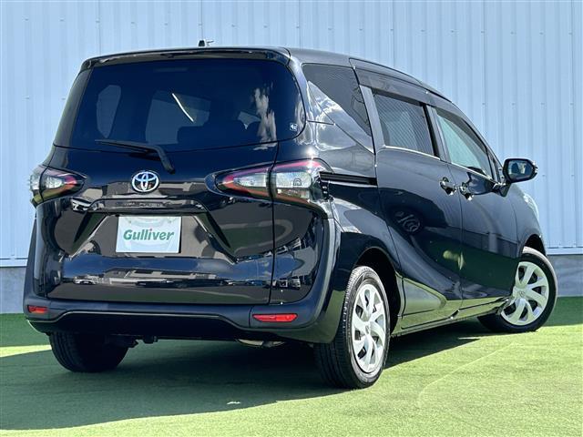 シエンタ Ｇ　クエロ　禁煙車　両側電動ドア　７型ナビ　バックカメラ　衝突軽減ブレーキ　レーンキープ　オートマチックハイビーム　ハーフレザーシート　革巻きステアリング　ステアリングスイッチ　ＬＥＤライト　フォグライト　ＥＴＣ（9枚目）