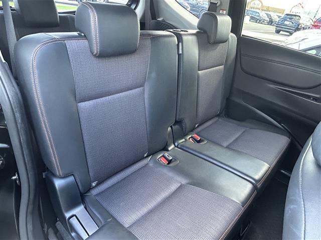 シエンタ Ｇ　クエロ　禁煙車　両側電動ドア　７型ナビ　バックカメラ　衝突軽減ブレーキ　レーンキープ　オートマチックハイビーム　ハーフレザーシート　革巻きステアリング　ステアリングスイッチ　ＬＥＤライト　フォグライト　ＥＴＣ（30枚目）