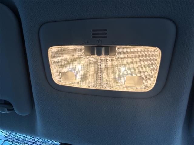 シエンタ Ｇ　クエロ　禁煙車　両側電動ドア　７型ナビ　バックカメラ　衝突軽減ブレーキ　レーンキープ　オートマチックハイビーム　ハーフレザーシート　革巻きステアリング　ステアリングスイッチ　ＬＥＤライト　フォグライト　ＥＴＣ（39枚目）