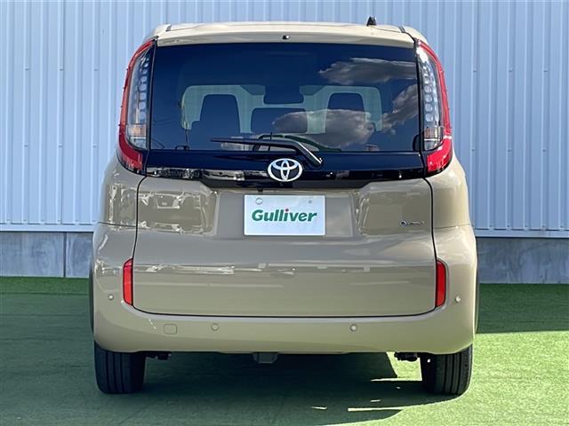 シエンタ ハイブリッドＺ　禁煙車　純正９型ナビ　パノラミックビューモニター　両側電動ドア　シートヒーター　レーダークルーズコントロール　ステアリングヒーター　ブラインドスポットモニター　プリクラッシュセーフティ　ＥＴＣ２．０（5枚目）