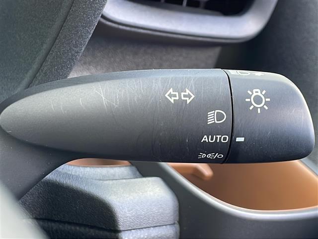 シエンタ ハイブリッドＺ　禁煙車　純正９型ナビ　パノラミックビューモニター　両側電動ドア　シートヒーター　レーダークルーズコントロール　ステアリングヒーター　ブラインドスポットモニター　プリクラッシュセーフティ　ＥＴＣ２．０（17枚目）