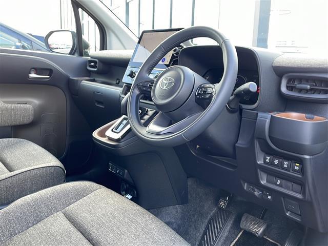 シエンタ ハイブリッドＺ　禁煙車　純正９型ナビ　パノラミックビューモニター　両側電動ドア　シートヒーター　レーダークルーズコントロール　ステアリングヒーター　ブラインドスポットモニター　プリクラッシュセーフティ　ＥＴＣ２．０（40枚目）