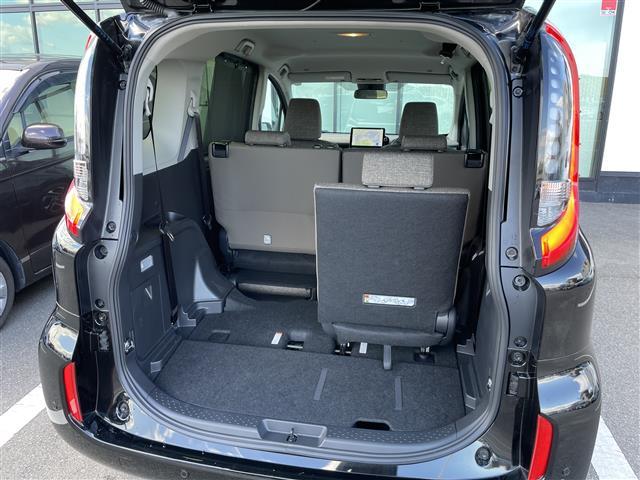 シエンタ ハイブリッドＺ　禁煙車　トヨタセーフティセンス　純正１０．５ナビ　パノラミックビューモニター　両側電動スライドドア　ＬＥＤオートライト　革巻ハンドル　純正アルミ　コーナーセンサー　シートヒーター　ステアリングヒーター（37枚目）