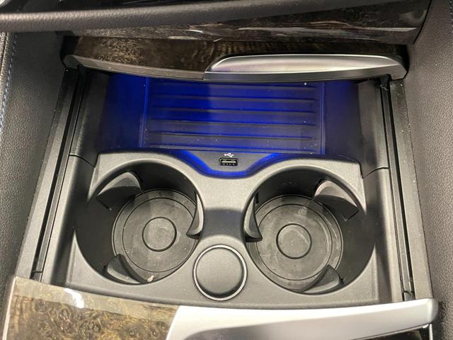 ラテン語の「自由」と「翼」を組み合わせたブランドネーム、ＬＩＢＥＲＡＬＡ　既成概念にとらわれない「自由」な発想と、あらゆることに興味を持つ知識の「翼」、そのふたつを合わせることで、常に新しい輸入車選び