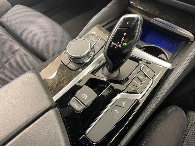 ＬＩＢＥＲＡＬＡでは多種多様の車種をご用意させていただいております。お客様がご納得いくまで、そのお車の持つ特性を五感すべてで感じ取っていただける場をご提供します。