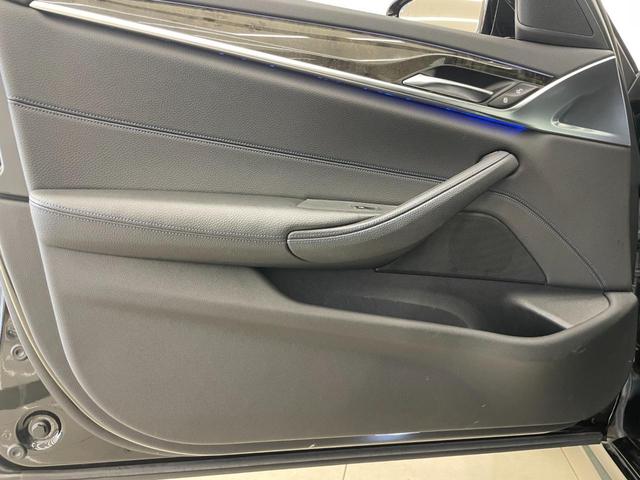 ＬＩＢＥＲＡＬＡではまず最初にコレクションボックスからお好みのコーヒーをお選びいただきます。お選びいただいたコーヒーにあわせて、担当のコーディネーターがプレミアムカーを提案いたします。