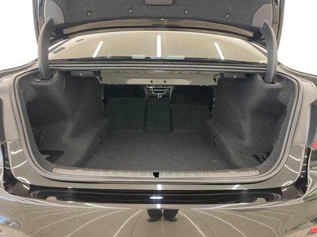 私共、輸入車専門店ＬＩＢＥＲＡＬＡをはじめ、　ＢＭＷの新車ディーラー、軽自動車専門店、国産ミニバン専門店、ＳＵＶ専門店など、多くの販売チャネルをご用意しております。