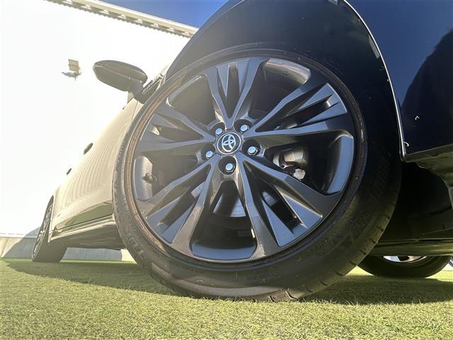 カローラツーリング ハイブリッド ダブルバイビー 禁煙車 純正9型ディスプレイオーディオ トヨタセーフティーセンス バックカメラ ブラインドスポットモニター 革巻きステアリング ステアリングヒーター シートヒーター エアーシート LEDヘッドライト(13枚目)