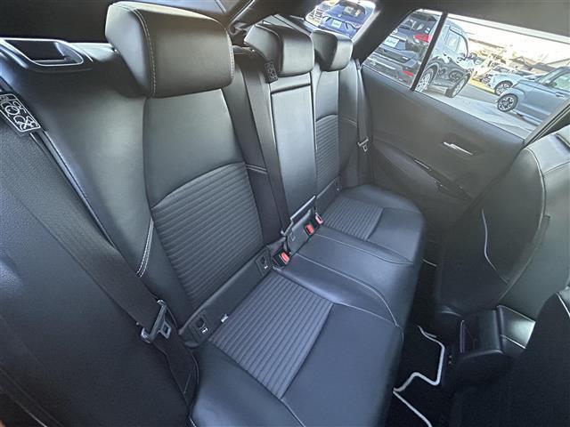 カローラツーリング ハイブリッド ダブルバイビー 禁煙車 純正9型ディスプレイオーディオ トヨタセーフティーセンス バックカメラ ブラインドスポットモニター 革巻きステアリング ステアリングヒーター シートヒーター エアーシート LEDヘッドライト(17枚目)