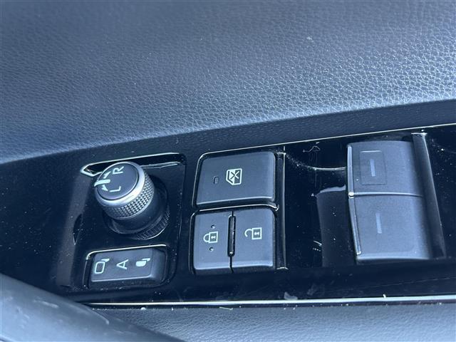 カローラツーリング ハイブリッド ダブルバイビー 禁煙車 純正9型ディスプレイオーディオ トヨタセーフティーセンス バックカメラ ブラインドスポットモニター 革巻きステアリング ステアリングヒーター シートヒーター エアーシート LEDヘッドライト(29枚目)