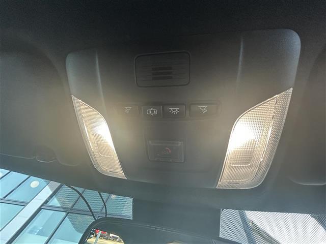 カローラツーリング ハイブリッド ダブルバイビー 禁煙車 純正9型ディスプレイオーディオ トヨタセーフティーセンス バックカメラ ブラインドスポットモニター 革巻きステアリング ステアリングヒーター シートヒーター エアーシート LEDヘッドライト(35枚目)