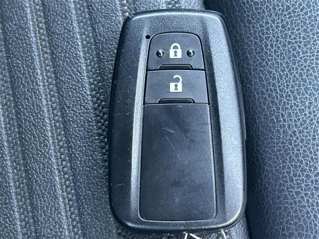 カローラツーリング ハイブリッド ダブルバイビー 禁煙車 純正9型ディスプレイオーディオ トヨタセーフティーセンス バックカメラ ブラインドスポットモニター 革巻きステアリング ステアリングヒーター シートヒーター エアーシート LEDヘッドライト(41枚目)