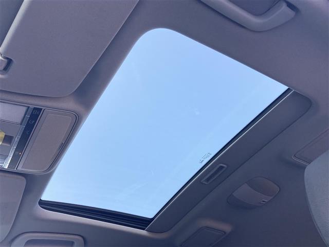 Sクラス S350 ブルーエフィシェンシー グランドED 禁煙車 純正HDDナビ バックカメラ サンルーフ ブラックレザーシート パワーシート シートヒーター クルコン 木目革巻きコンビステア HIDオートライト リアフォグ パドルシフト 純19インチAW(3枚目)