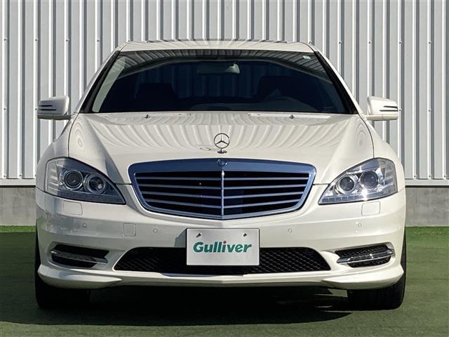 Sクラス S350 ブルーエフィシェンシー グランドED 禁煙車 純正HDDナビ バックカメラ サンルーフ ブラックレザーシート パワーシート シートヒーター クルコン 木目革巻きコンビステア HIDオートライト リアフォグ パドルシフト 純19インチAW(6枚目)