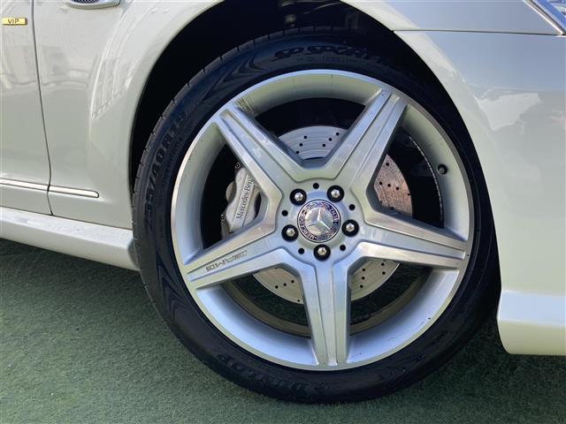 Sクラス S350 ブルーエフィシェンシー グランドED 禁煙車 純正HDDナビ バックカメラ サンルーフ ブラックレザーシート パワーシート シートヒーター クルコン 木目革巻きコンビステア HIDオートライト リアフォグ パドルシフト 純19インチAW(14枚目)