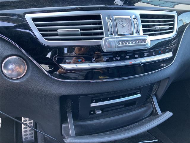 Sクラス S350 ブルーエフィシェンシー グランドED 禁煙車 純正HDDナビ バックカメラ サンルーフ ブラックレザーシート パワーシート シートヒーター クルコン 木目革巻きコンビステア HIDオートライト リアフォグ パドルシフト 純19インチAW(26枚目)