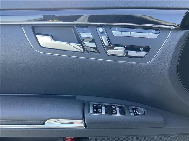 Sクラス S350 ブルーエフィシェンシー グランドED 禁煙車 純正HDDナビ バックカメラ サンルーフ ブラックレザーシート パワーシート シートヒーター クルコン 木目革巻きコンビステア HIDオートライト リアフォグ パドルシフト 純19インチAW(33枚目)