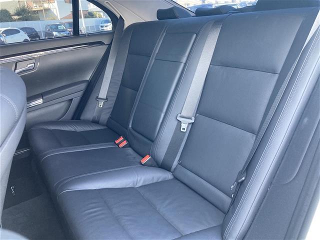 Sクラス S350 ブルーエフィシェンシー グランドED 禁煙車 純正HDDナビ バックカメラ サンルーフ ブラックレザーシート パワーシート シートヒーター クルコン 木目革巻きコンビステア HIDオートライト リアフォグ パドルシフト 純19インチAW(37枚目)