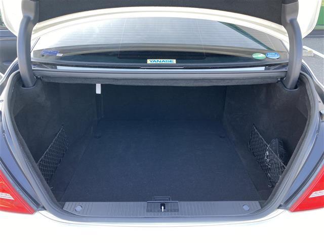 Sクラス S350 ブルーエフィシェンシー グランドED 禁煙車 純正HDDナビ バックカメラ サンルーフ ブラックレザーシート パワーシート シートヒーター クルコン 木目革巻きコンビステア HIDオートライト リアフォグ パドルシフト 純19インチAW(40枚目)