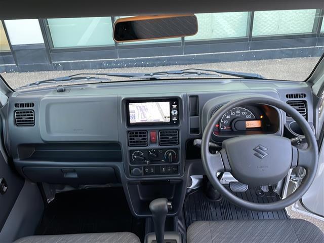 スーパーキャリイ X 禁煙 デュアルカメラブレーキサポート 社外7型メモリナビ フルセグTV Bluetooth バックカメラ 誤発進抑制機能 先行車発進お知らせ機能 後方誤発進抑制機能 横滑り防止システム 荷台ゴムマット(2枚目)