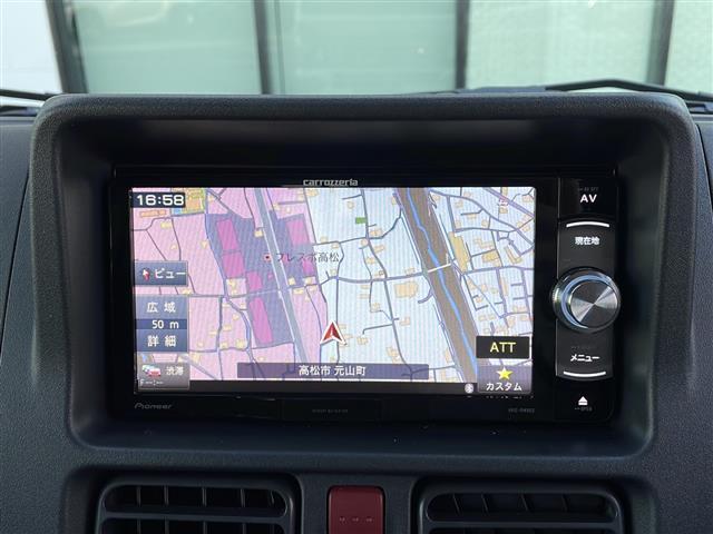 スーパーキャリイ X 禁煙 デュアルカメラブレーキサポート 社外7型メモリナビ フルセグTV Bluetooth バックカメラ 誤発進抑制機能 先行車発進お知らせ機能 後方誤発進抑制機能 横滑り防止システム 荷台ゴムマット(4枚目)