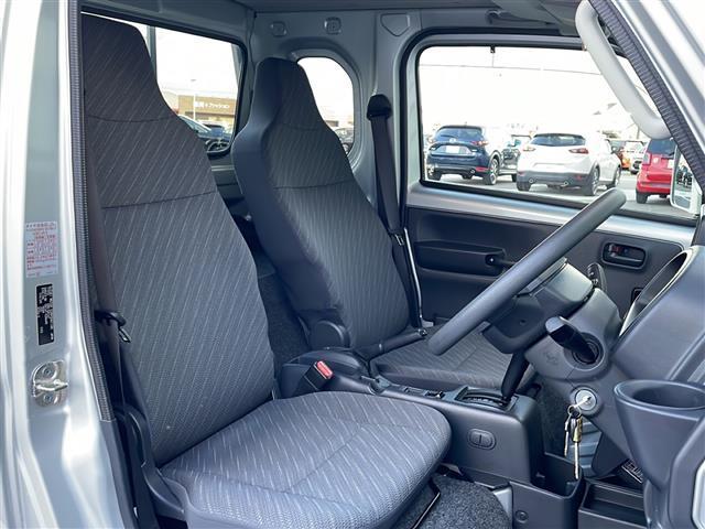 スーパーキャリイ X 禁煙 デュアルカメラブレーキサポート 社外7型メモリナビ フルセグTV Bluetooth バックカメラ 誤発進抑制機能 先行車発進お知らせ機能 後方誤発進抑制機能 横滑り防止システム 荷台ゴムマット(18枚目)