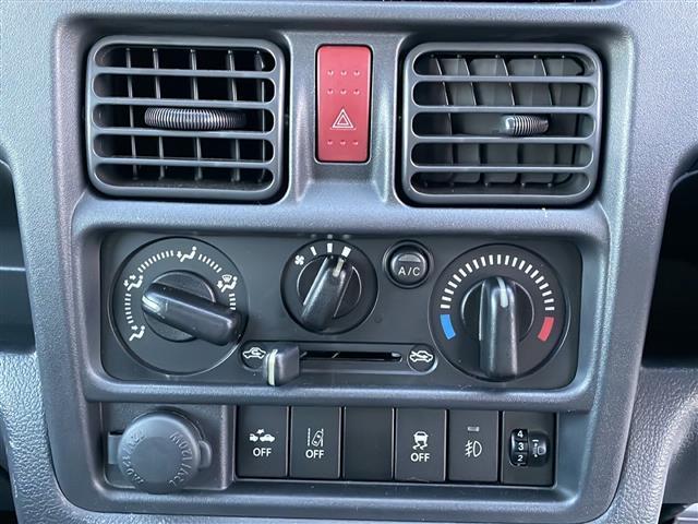 スーパーキャリイ X 禁煙 デュアルカメラブレーキサポート 社外7型メモリナビ フルセグTV Bluetooth バックカメラ 誤発進抑制機能 先行車発進お知らせ機能 後方誤発進抑制機能 横滑り防止システム 荷台ゴムマット(23枚目)