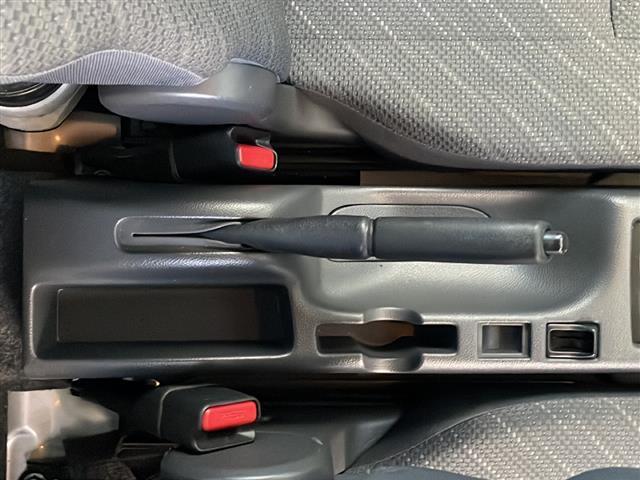 スーパーキャリイ X 禁煙 デュアルカメラブレーキサポート 社外7型メモリナビ フルセグTV Bluetooth バックカメラ 誤発進抑制機能 先行車発進お知らせ機能 後方誤発進抑制機能 横滑り防止システム 荷台ゴムマット(36枚目)