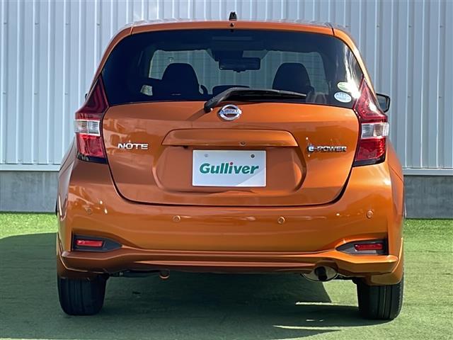 ノート ｅ－パワー　Ｘ　禁煙車　純正ＳＤナビ　アラウンドビューモニター　エマージェンシーブレーキ　車線逸脱警報　クリアランスソナー　インテリジェントルームミラー　踏み間違い衝突防止　フルセグＴＶ　Ｂｌｕｅｔｏｏｔｈ　ＥＴＣ（9枚目）