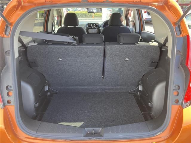 ノート ｅ－パワー　Ｘ　禁煙車　純正ＳＤナビ　アラウンドビューモニター　エマージェンシーブレーキ　車線逸脱警報　クリアランスソナー　インテリジェントルームミラー　踏み間違い衝突防止　フルセグＴＶ　Ｂｌｕｅｔｏｏｔｈ　ＥＴＣ（15枚目）