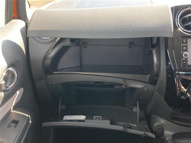 ノート ｅ－パワー　Ｘ　禁煙車　純正ＳＤナビ　アラウンドビューモニター　エマージェンシーブレーキ　車線逸脱警報　クリアランスソナー　インテリジェントルームミラー　踏み間違い衝突防止　フルセグＴＶ　Ｂｌｕｅｔｏｏｔｈ　ＥＴＣ（38枚目）