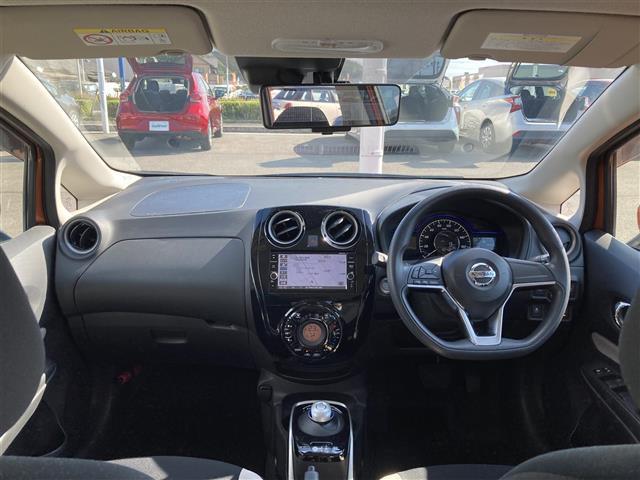 ノート ｅ－パワー　Ｘ　禁煙車　純正ＳＤナビ　アラウンドビューモニター　エマージェンシーブレーキ　車線逸脱警報　クリアランスソナー　インテリジェントルームミラー　踏み間違い衝突防止　フルセグＴＶ　Ｂｌｕｅｔｏｏｔｈ　ＥＴＣ（42枚目）