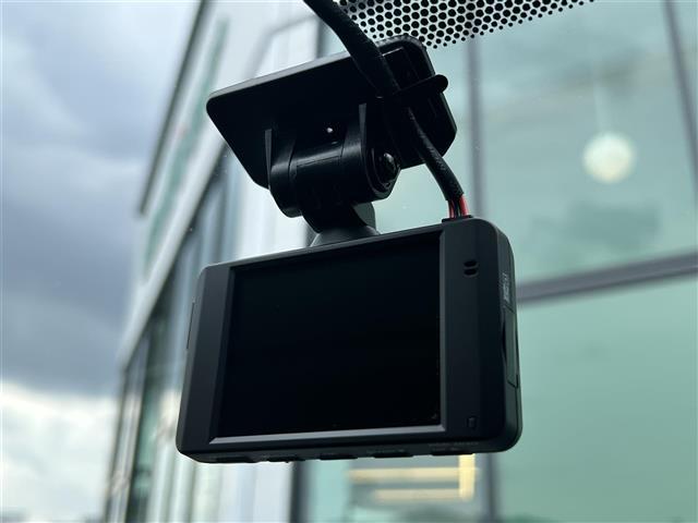 アクア G 純正ナビ機能付ディスプレイオーディオ バックカメラ トヨタセーフティセンス レーダークルーズコントロール レーントレーシングアシスト クリアランスソナー 100V電源 ドライブレコーダー ETC LE(4枚目)