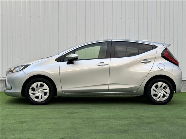 アクア G 純正ナビ機能付ディスプレイオーディオ バックカメラ トヨタセーフティセンス レーダークルーズコントロール レーントレーシングアシスト クリアランスソナー 100V電源 ドライブレコーダー ETC LE(9枚目)