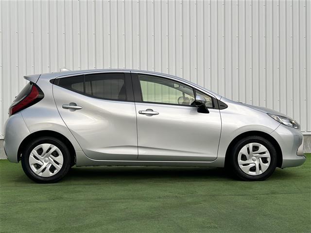 アクア G 純正ナビ機能付ディスプレイオーディオ バックカメラ トヨタセーフティセンス レーダークルーズコントロール レーントレーシングアシスト クリアランスソナー 100V電源 ドライブレコーダー ETC LE(10枚目)