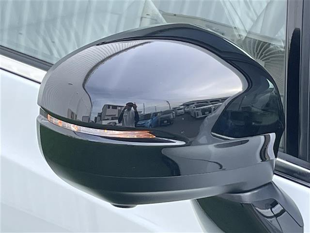 オデッセイハイブリッド e:HEVアブソルート・EXブラックエディション 禁煙車 ホンダセンシング 純正11.4インチナビ 15.6インチ後席モニター 両側パワースライドドア 本革シート シートヒーター パワーシート パワーテールゲート LEDオートライト 電子パーキング(12枚目)