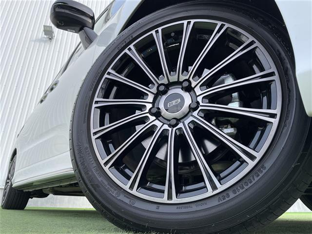 オデッセイハイブリッド e:HEVアブソルート・EXブラックエディション 禁煙車 ホンダセンシング 純正11.4インチナビ 15.6インチ後席モニター 両側パワースライドドア 本革シート シートヒーター パワーシート パワーテールゲート LEDオートライト 電子パーキング(14枚目)