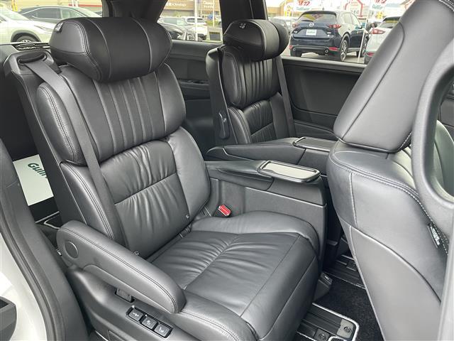 オデッセイハイブリッド e:HEVアブソルート・EXブラックエディション 禁煙車 ホンダセンシング 純正11.4インチナビ 15.6インチ後席モニター 両側パワースライドドア 本革シート シートヒーター パワーシート パワーテールゲート LEDオートライト 電子パーキング(20枚目)