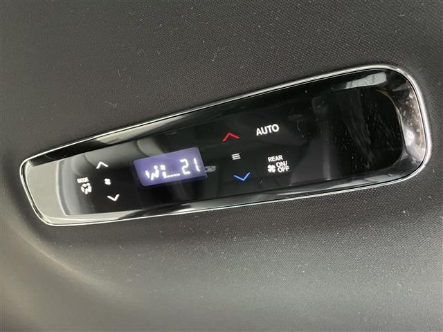 オデッセイハイブリッド e:HEVアブソルート・EXブラックエディション 禁煙車 ホンダセンシング 純正11.4インチナビ 15.6インチ後席モニター 両側パワースライドドア 本革シート シートヒーター パワーシート パワーテールゲート LEDオートライト 電子パーキング(40枚目)