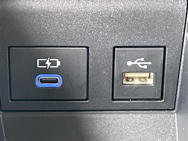 ヴォクシー ハイブリッドS-Z 禁煙 純正10.5型ナビ 全方位 HUD BSM DVD再生 ビルトインETC レーダークルコン デジタルインナーミラー HDMI シートヒーター 半革シート 両側パワスラ LEDオートライト TSS(18枚目)