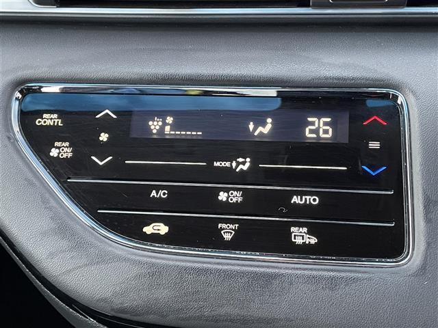 オデッセイ アブソルート 禁煙車 純正10型ナビ 全方位 後席モニター 両側パワスラ ハーフレザーシート パワーシート オットマン 革巻きステアリング ステアリングリモコン LEDヘッドライト スマートキー プッシュスタート(12枚目)